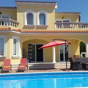 https://villa-rosana.primorje-gorskikotar.com